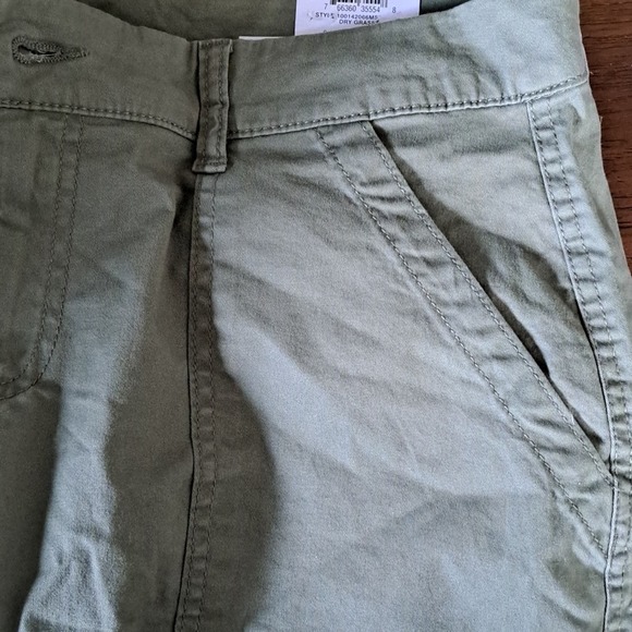 Style & Co Roll Cuff Bermuda Shorts 12 Dry Grass - Picture 11 of 11